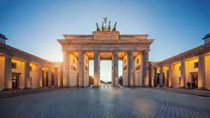 Travel insurance for the Brandenburg Gate