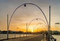 Queen Emma Pontoon Bridge