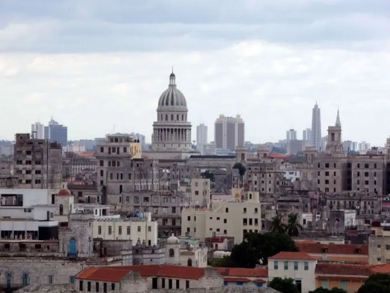 Cuban street scene, a popular Cuba destination for UK travelers